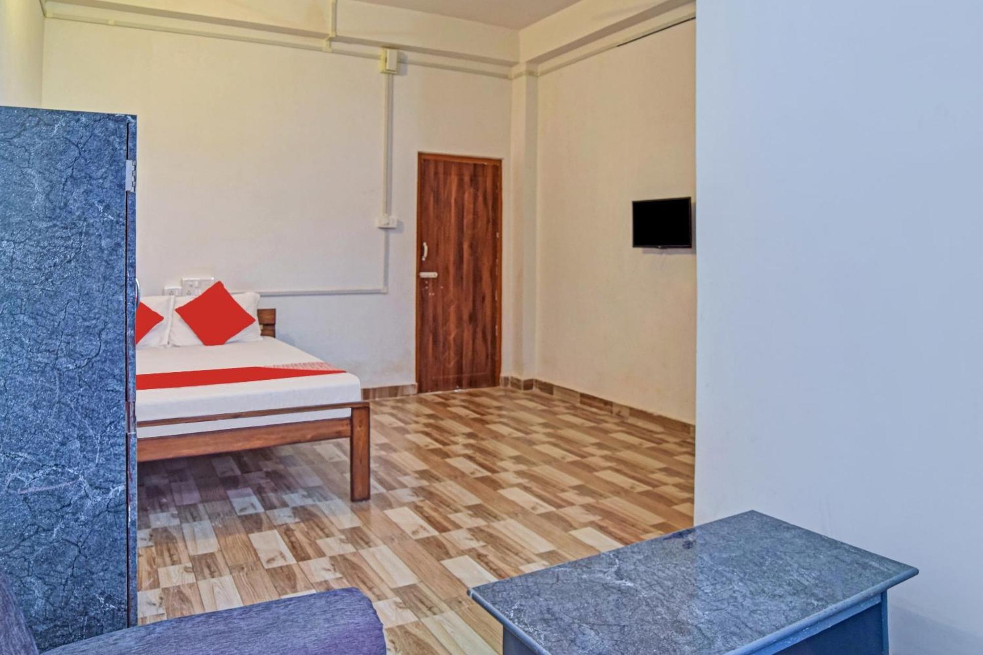Spot On Jp Guest House Kaharpara Exterior foto